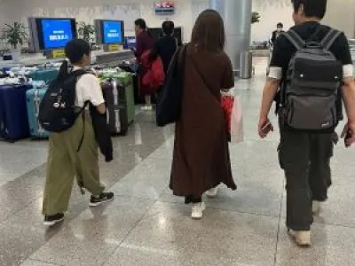 ベトナム空港での案内サポートの様子